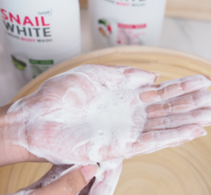 snail-white-body-wash