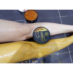 The Queen Tamarind Gluta Scrub
